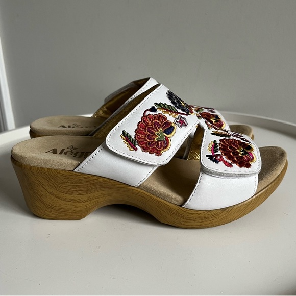 Alegria Embroidered Leather Wedge Sandals Size 8-8.5 - Picture 2 of 10